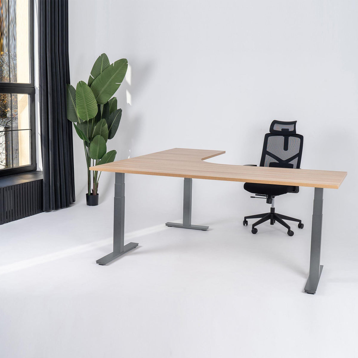 Elektriliselt reguleeritava kõrgusega L-kujuline laud Prestige Line 200 cm x 200 cm