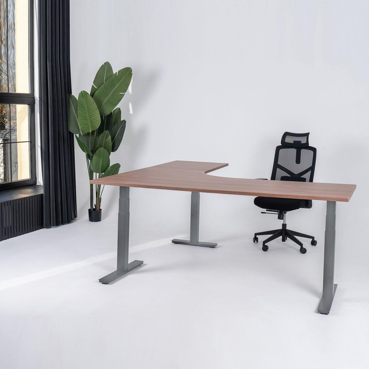 Elektriliselt reguleeritava kõrgusega L-kujuline laud Prestige Line 200 cm x 200 cm