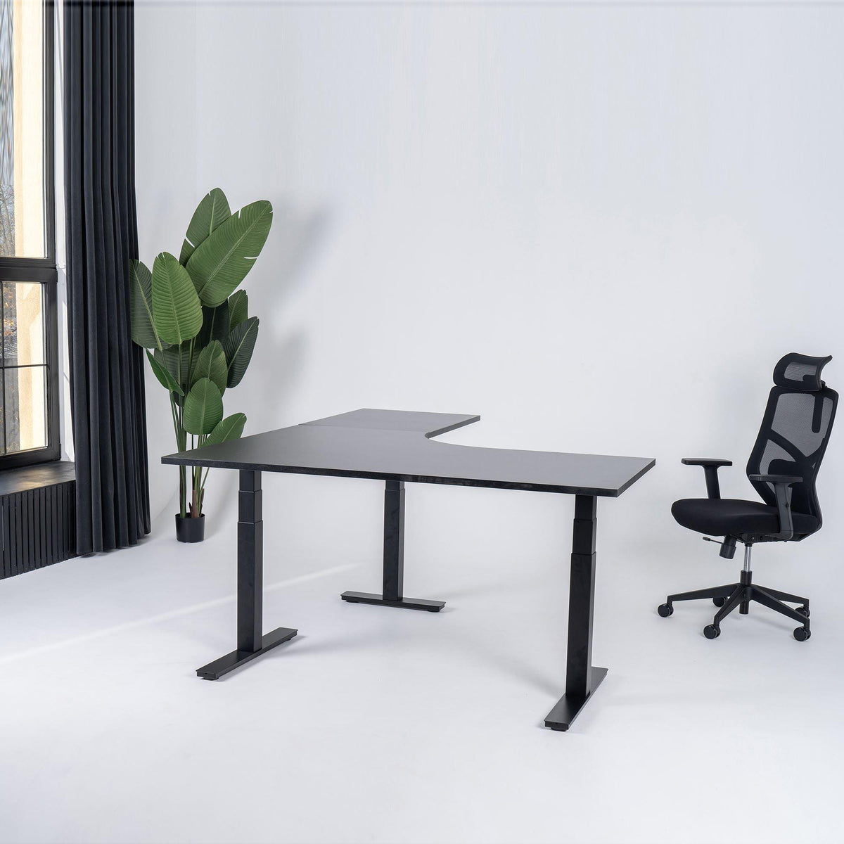 Elektriliselt reguleeritava kõrgusega L-kujuline laud Prestige Line 200 cm x 200 cm