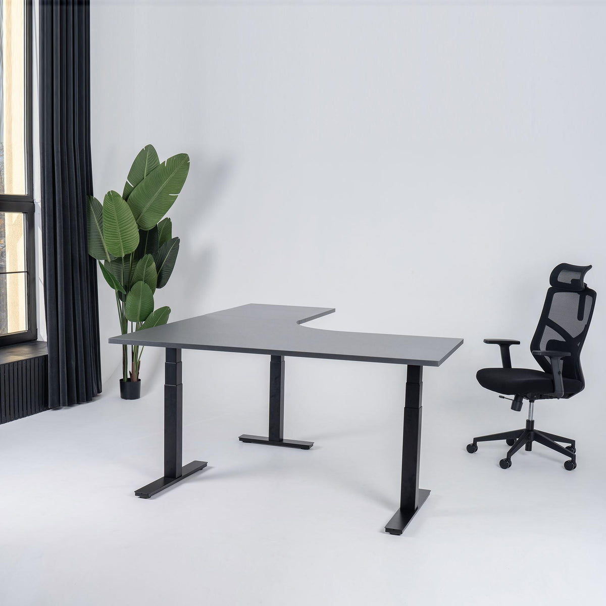 Elektriliselt reguleeritava kõrgusega L-kujuline laud Prestige Line 200 cm x 200 cm