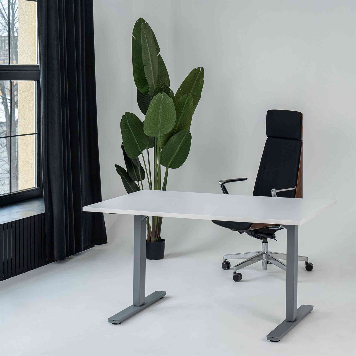 Käsitsi reguleeritava kõrgusega laud Handle Line – valge / hõbedane / 160 x 80 cm