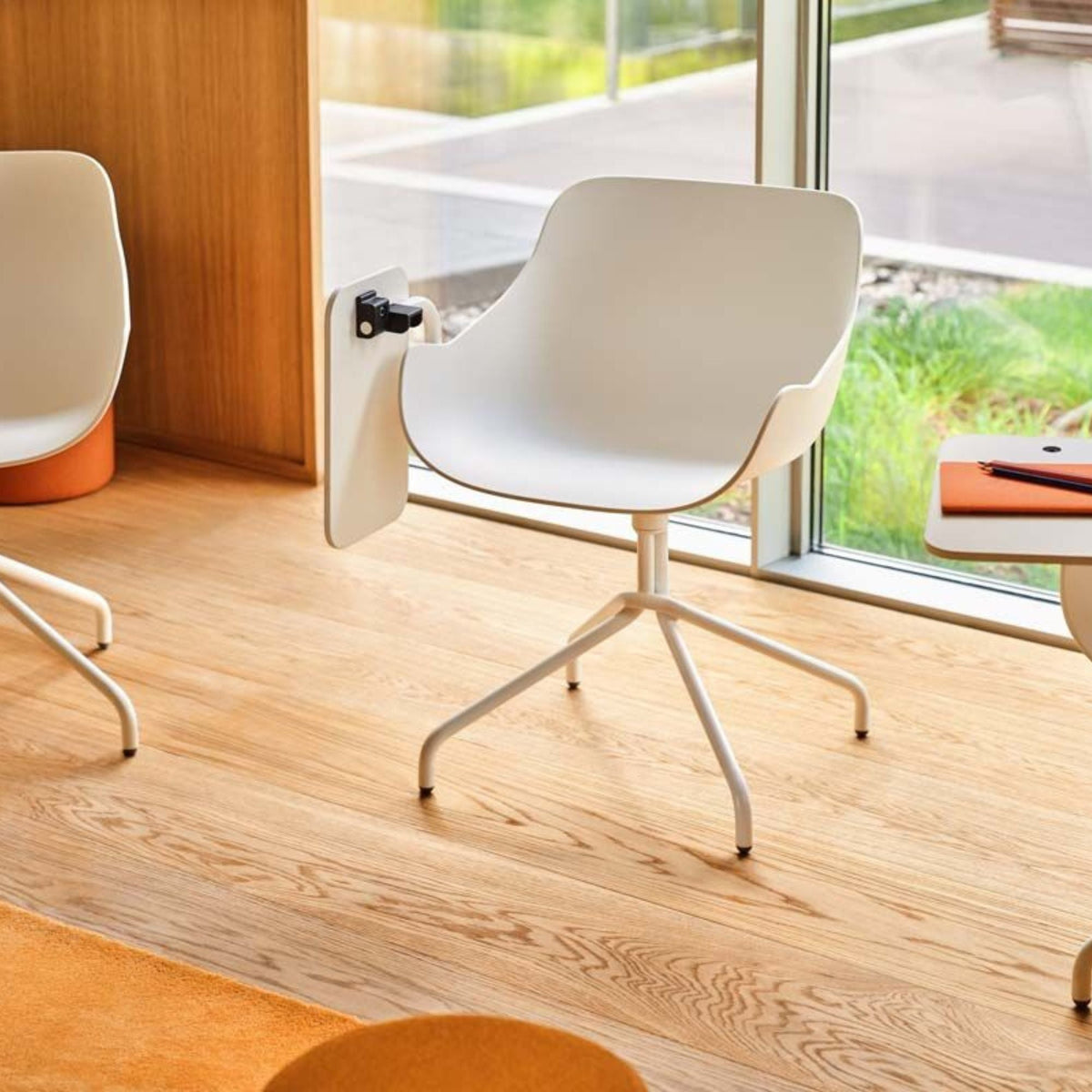 Konverentsitool Baltic BL1P13K, kohandatav