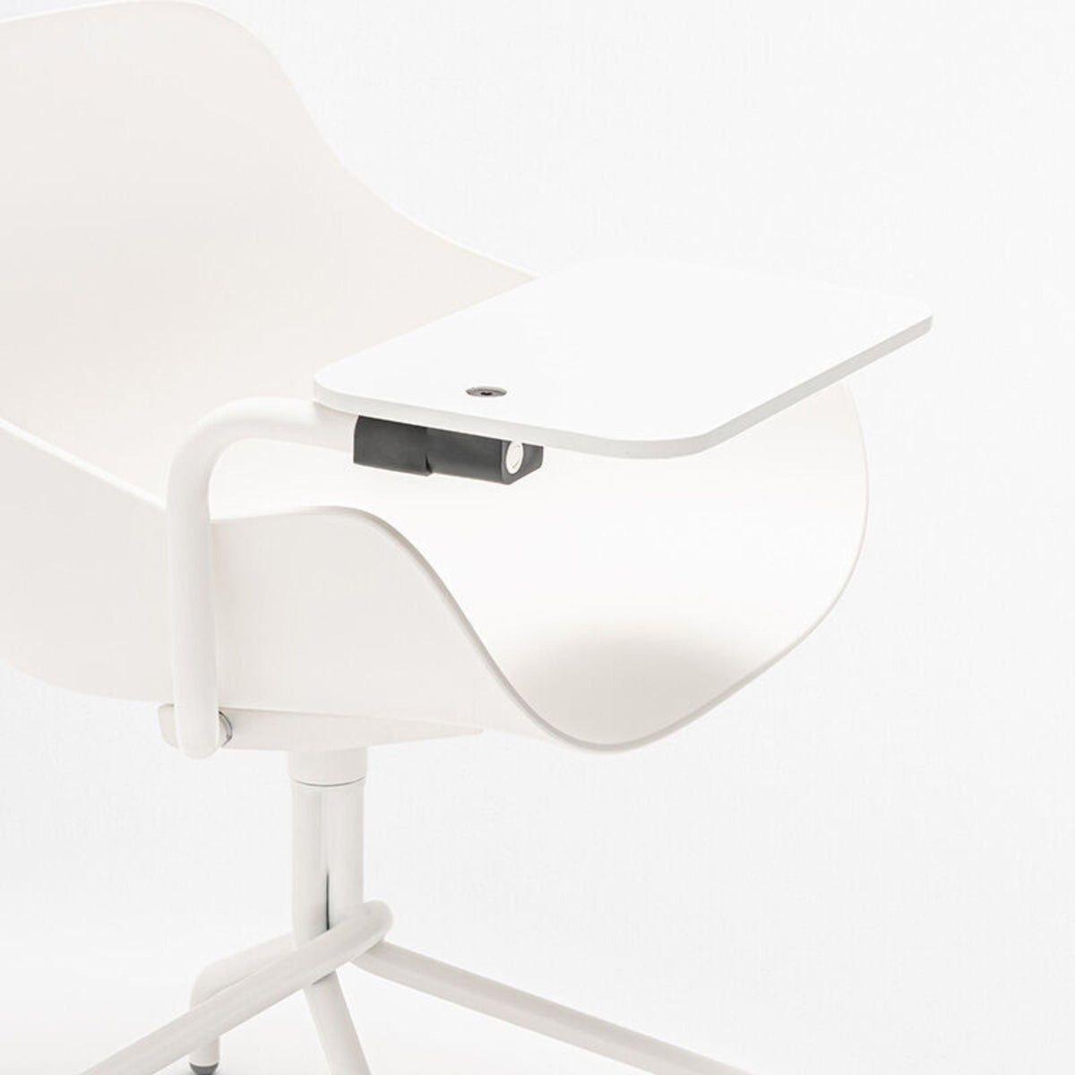 Konverentsitool Baltic BL1P13K, kohandatav