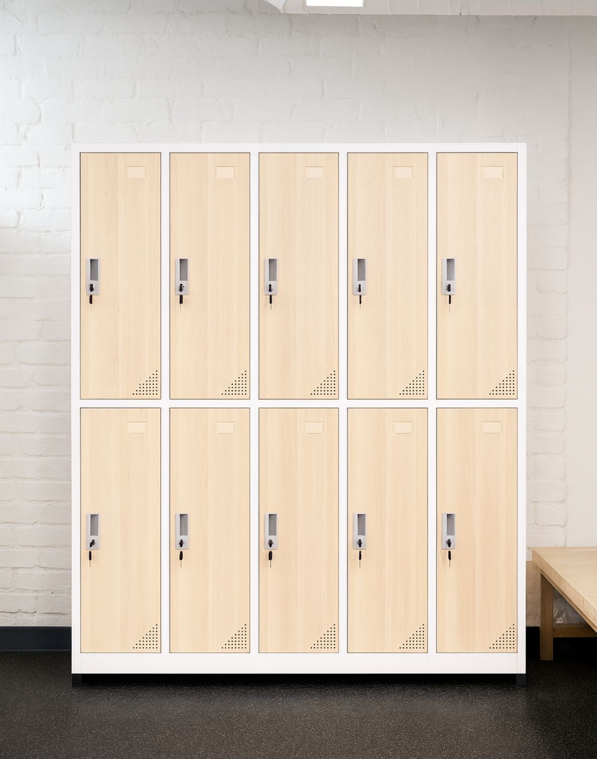 Metallist garderoobikapp Oxford Wood, 10 lahtrit