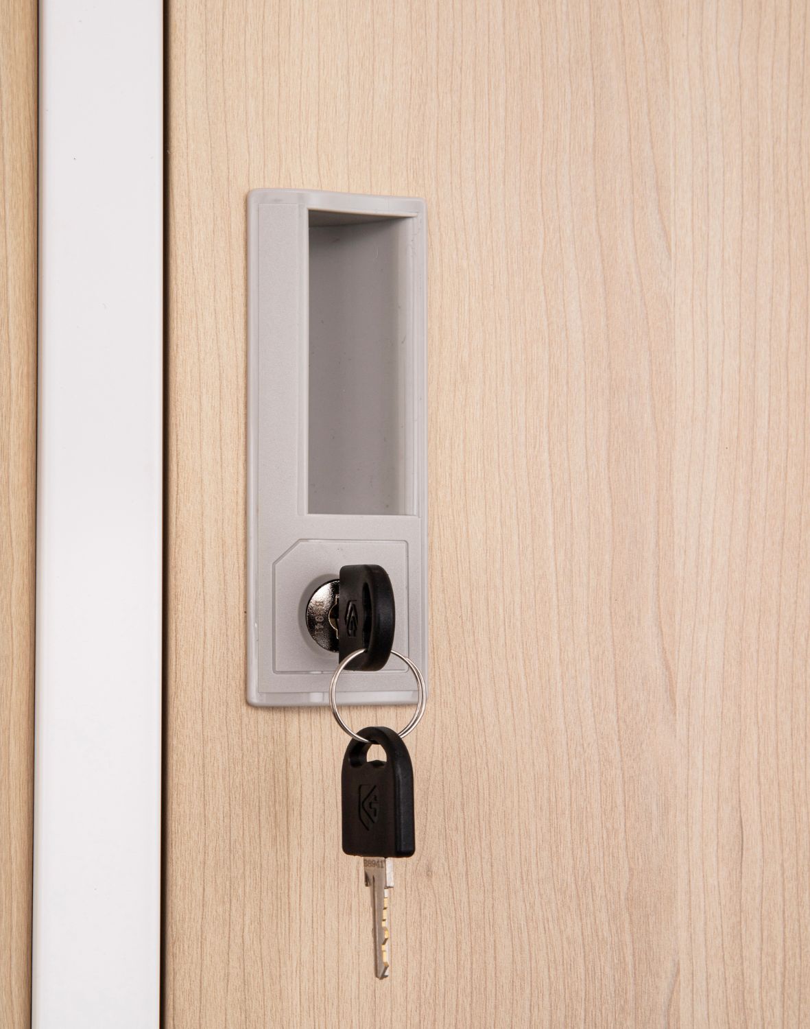 Metallist garderoobikapp Oxford Wood, 10 lahtrit